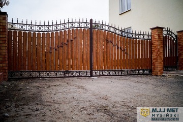Ogrodzenie metalowo-drewniane 4